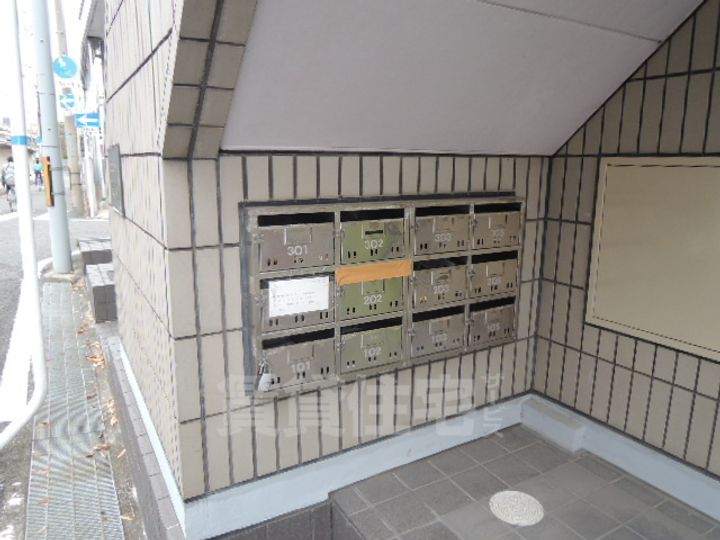 コンパーノ羽衣の玄関