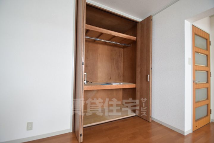 大阪府茨木市耳原1丁目の賃貸マンションの内装