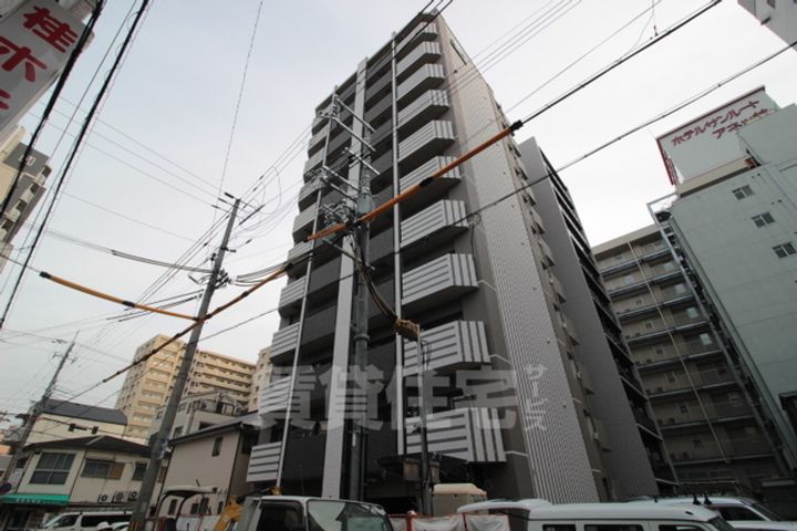 ワールドアイ神戸湊町の外観