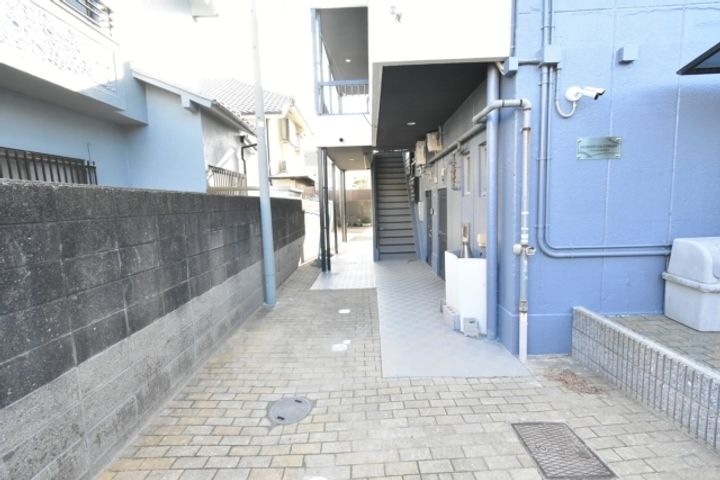 大阪府高石市羽衣4丁目の賃貸マンションの玄関