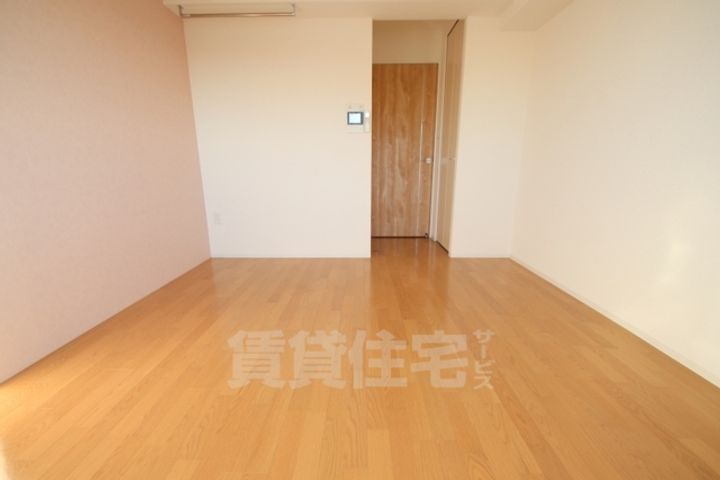 大阪府堺市堺区宿院町東4丁の賃貸マンションの居間