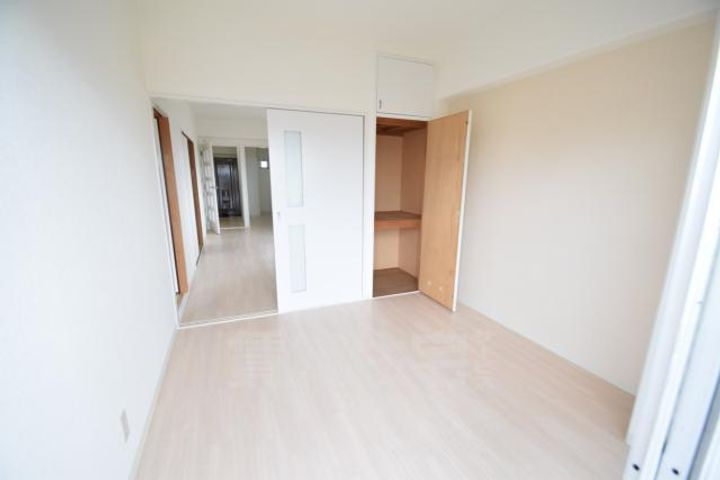 大阪府摂津市鶴野2丁目の賃貸マンションの子供部屋