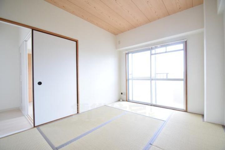 大阪府摂津市鶴野2丁目の賃貸マンションの子供部屋