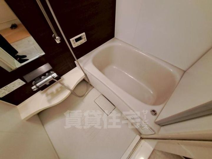 大阪府豊中市長興寺北3丁目の賃貸アパートの風呂