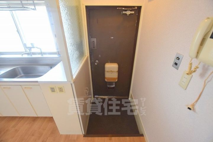 第二塩野マンションの玄関