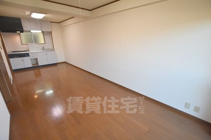 新栄プロパティー羽曳が丘202の居間