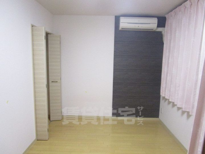 大阪府茨木市双葉町の賃貸マンションの居間