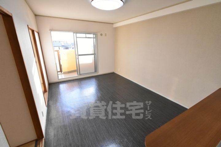 エンデバー高石の居間