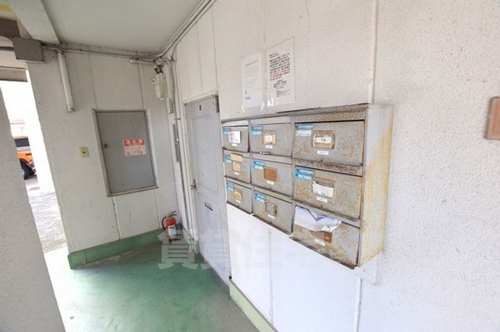 幸福マンションの玄関