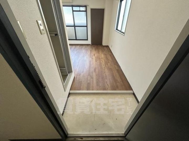 大阪府大阪市淀川区三津屋北1丁目の賃貸マンションの玄関