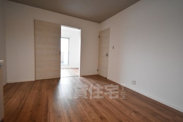 大阪府堺市北区金岡町の賃貸アパートの居間