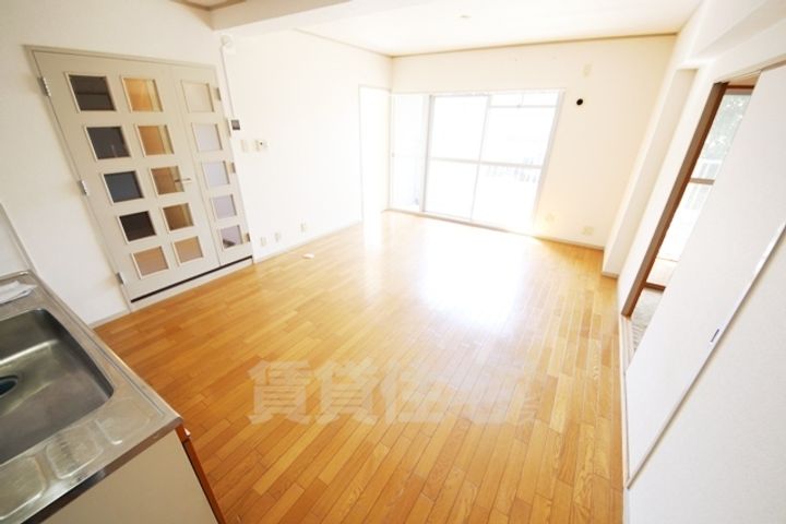 ラフォーレ東石切203の居間