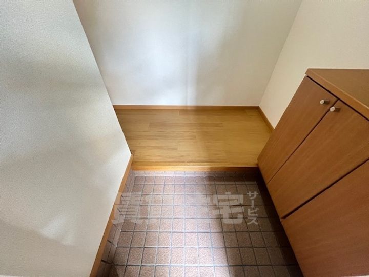 大阪府和泉市葛の葉町2丁目の賃貸アパートの玄関