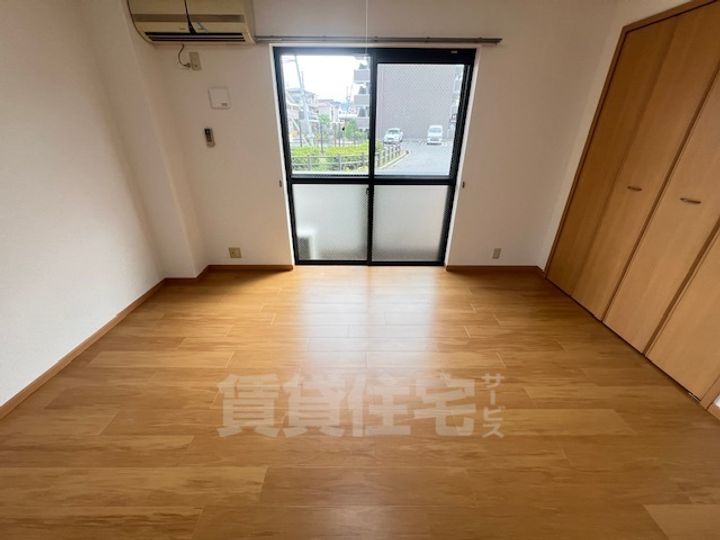 大阪府和泉市葛の葉町2丁目の賃貸アパートの寝室