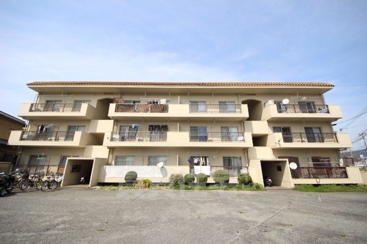 マンション西田の外観