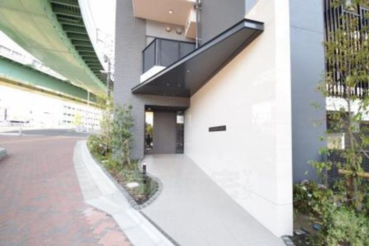 パークアクシス名古屋山王橋の玄関