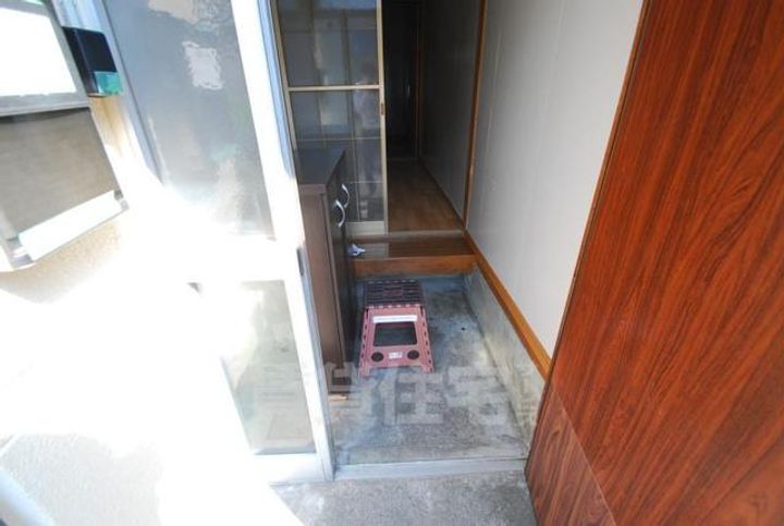 大阪府寝屋川市萱島桜園町(一戸建)の賃貸物件の玄関