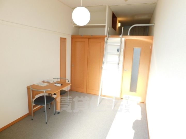 レオパレスアビコの居間