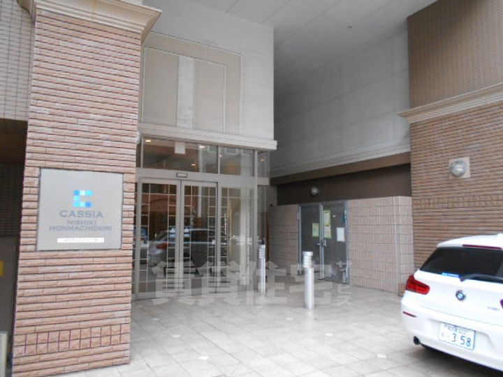 CASSIA錦本町通の玄関