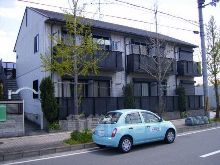セレーノ桂の外観