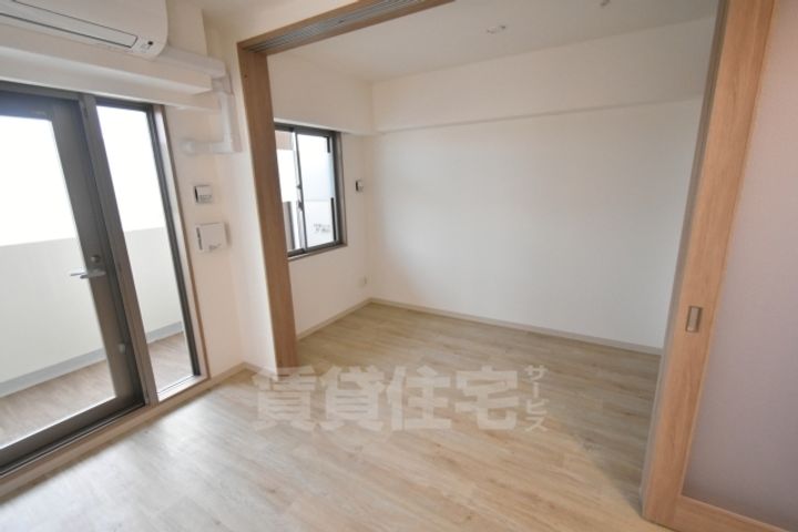 大阪府堺市西区鳳東町1丁の賃貸マンションの寝室
