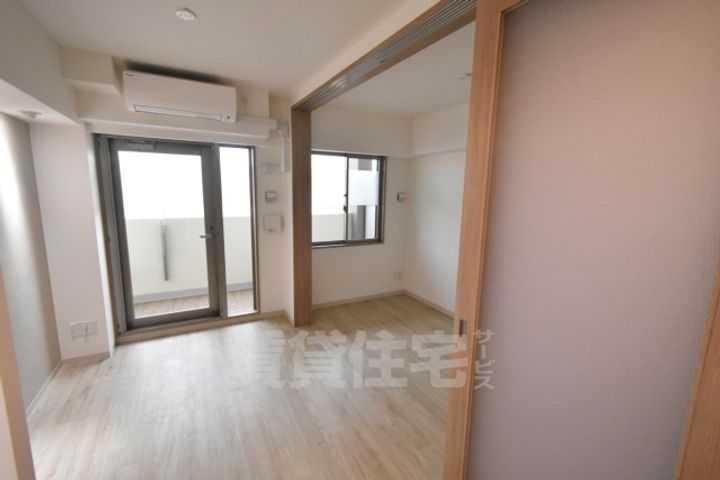 大阪府堺市西区鳳東町1丁の賃貸マンションの内装