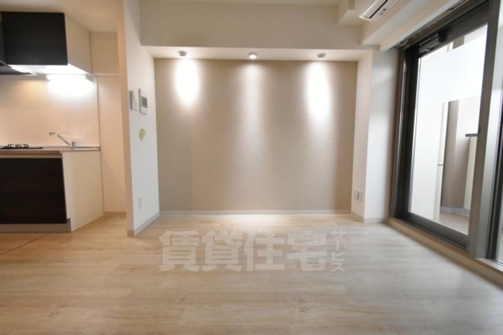 大阪府堺市西区鳳東町1丁の賃貸マンションの居間