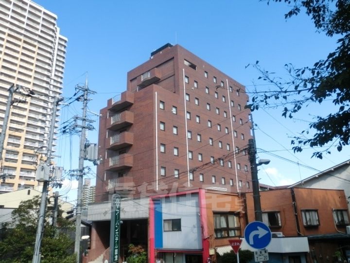 クレストブルーの周辺