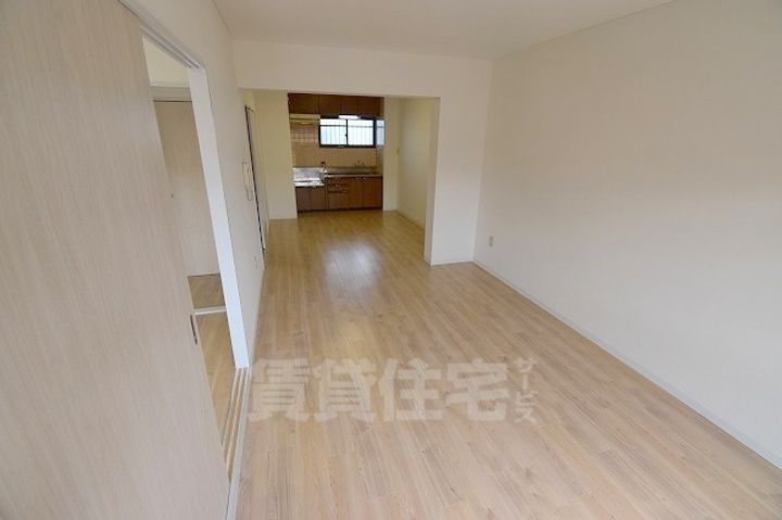 シャトー洗堰2の居間