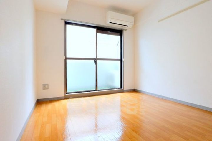 京都府京都市伏見区深草西浦町8丁目の賃貸マンションの居間