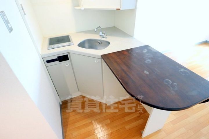 京都府京都市伏見区深草西浦町8丁目の賃貸マンションのキッチン