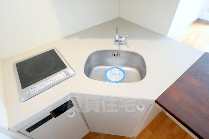 京都府京都市伏見区深草西浦町8丁目の賃貸マンションのキッチン