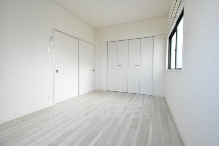 コーポユートピア201の居間