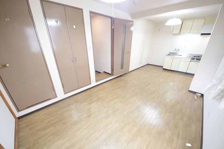 大阪府東大阪市今米1丁目の賃貸マンションの居間