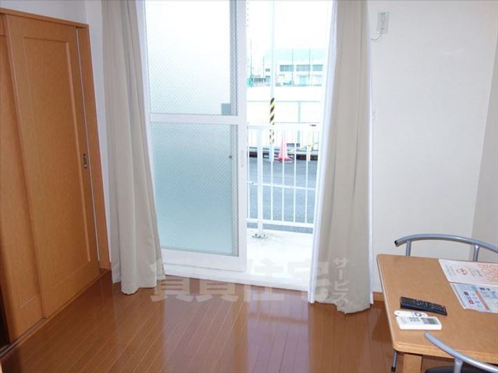 レオパレスアクトの居間