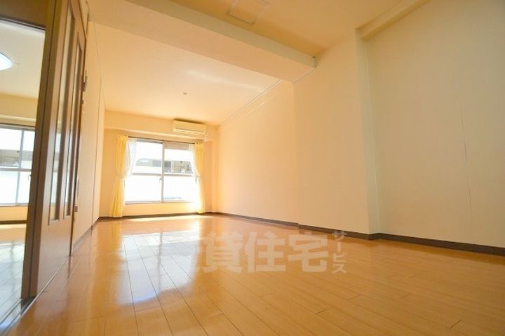 ミスターK上新庄の居間