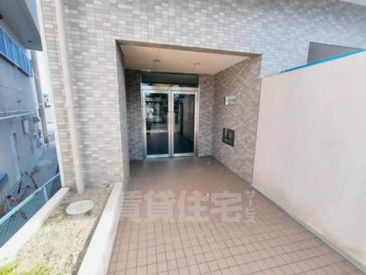 大阪府豊中市螢池西町1丁目の賃貸マンションの玄関