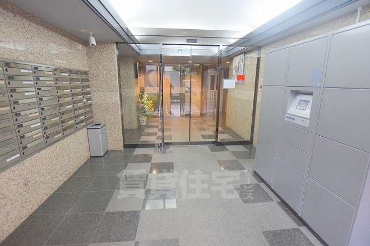 パークモダン新大阪の玄関