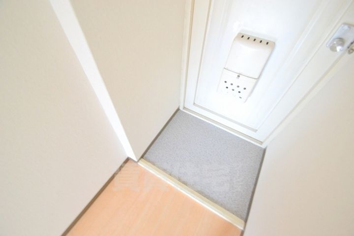 バルビゾン新大阪の玄関