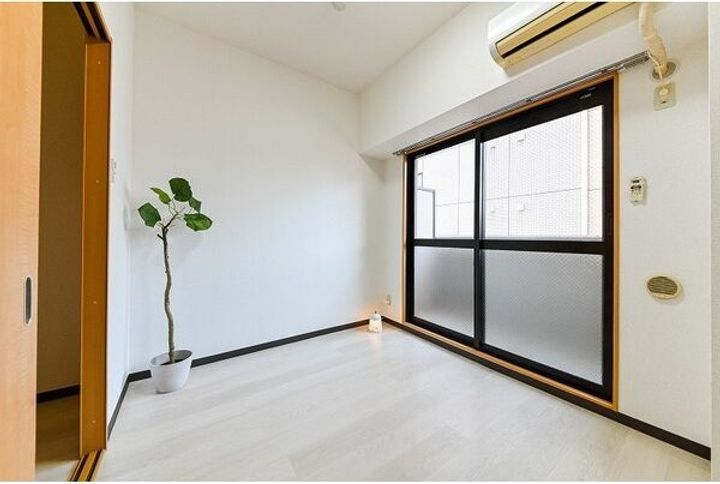 タウンエステート新栄601の居間