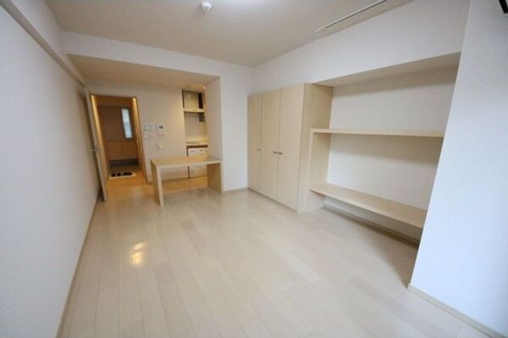 ドゥーエ大須707の居間