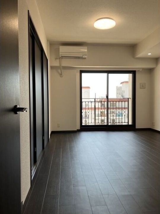 アーデン東別院の居間