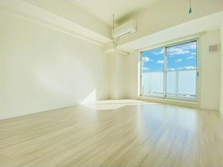 STUDIO KANAREBASHIの居間