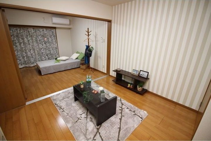 センチュリーパーク新川1番館1102の居間