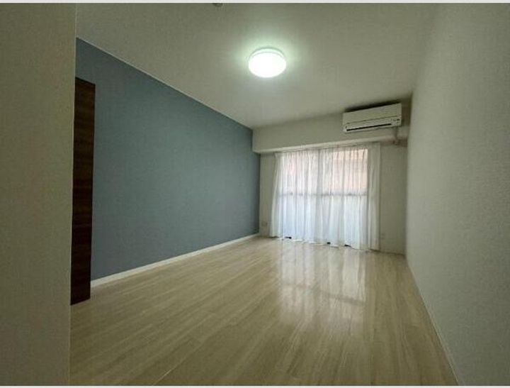 愛知県名古屋市中区古渡町(マンション)の賃貸物件の居間