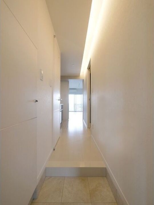 愛知県名古屋市瑞穂区彌富通1丁目(マンション)の賃貸物件の玄関