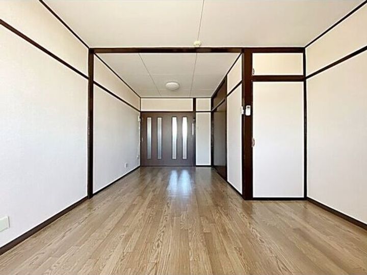 愛知県名古屋市名東区一社2丁目(マンション)の賃貸物件の居間
