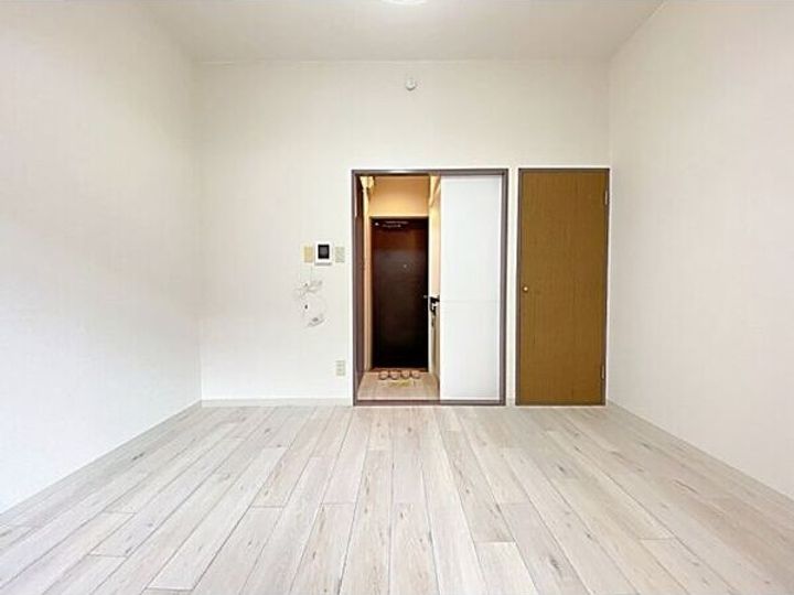 愛知県名古屋市千種区新西2丁目(マンション)の賃貸物件の居間