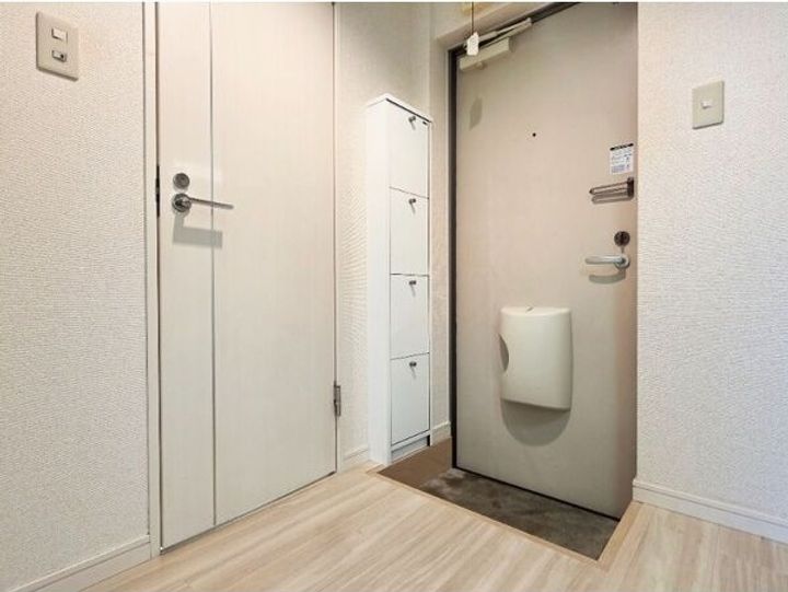 愛知県名古屋市西区中小田井5丁目(アパート)の賃貸物件の玄関