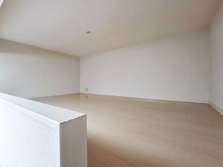 愛知県名古屋市西区中小田井5丁目(アパート)の賃貸物件の居間